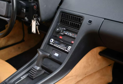 
										1988 Porsche 928 S4 showroom condition full									