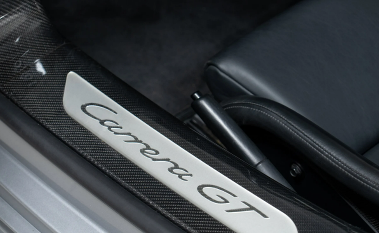 
								2005 Porsche Carrera GT limited full									